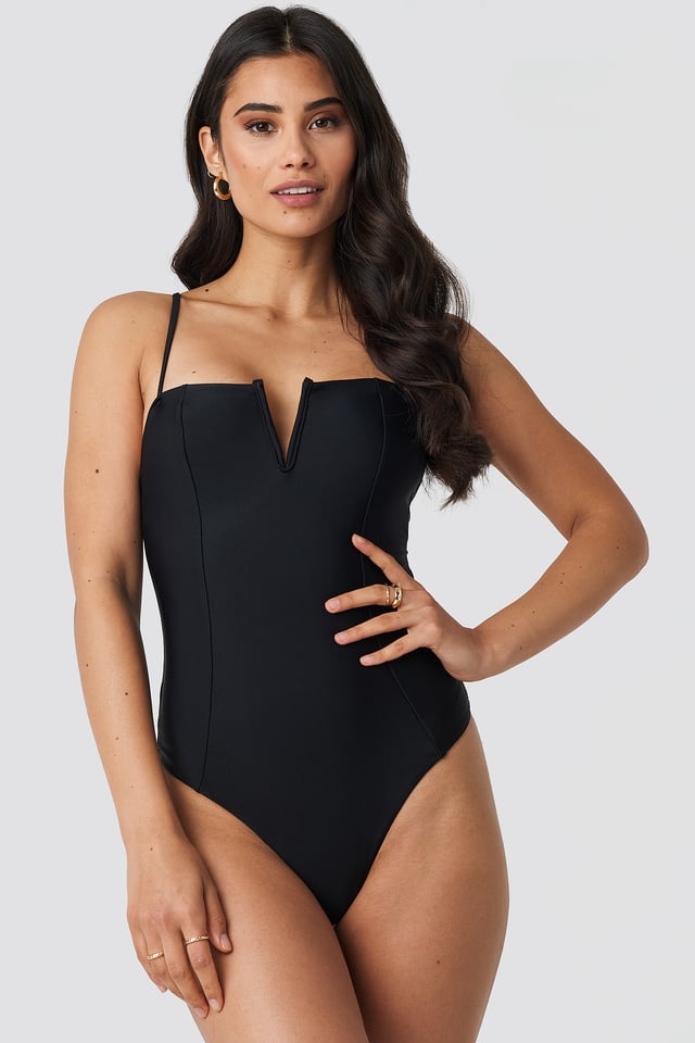 V-Shape Front Seam Swimsuit Black