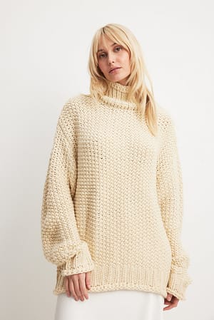 Light Sand Kraftig strikket sweater i overstørrelse