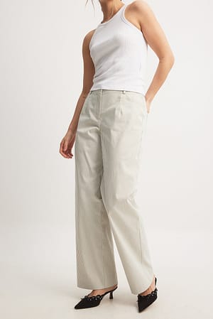 Beige/White Stripe Gestreifte Anzughose aus schwerem Stoff mit mittelhoher Taille