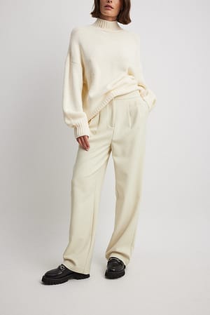 Oatmeal Pantaloni eleganti a vita alta in tessuto plissettato riciclato