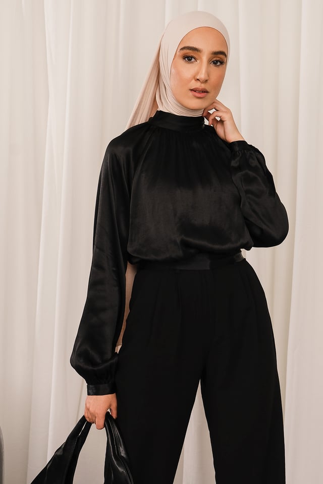 Takaa Solmittava Pusero Black