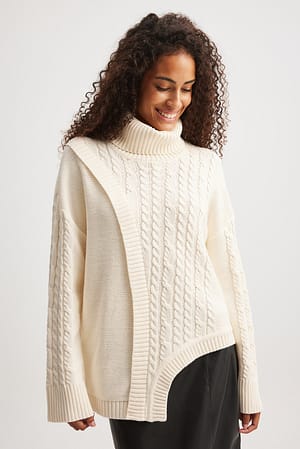Offwhite Dziergany asymetryczny sweter