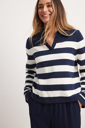 Navy/White Stripe Strikket genser med krage