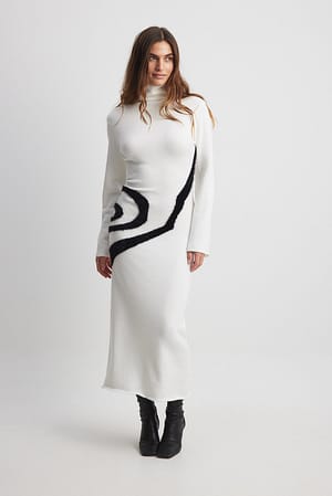 White Gebreide midi-jurk met contrasterende details