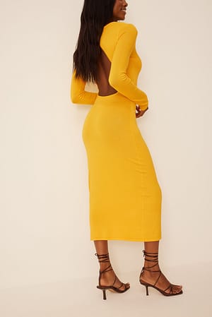 Yellow Strikket kjole med åben ryg