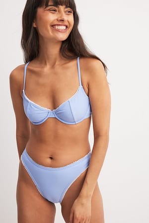 Light Blue Braguita de bikini de corte alto con borde de encaje