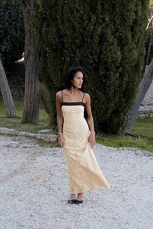 Butter Maxi-jurk van kant met tapedetail