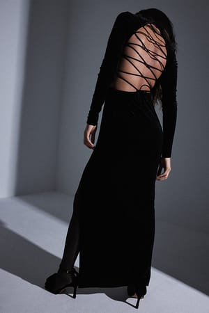 Lacing Back Detail Velvet Dress Black | NA-KD