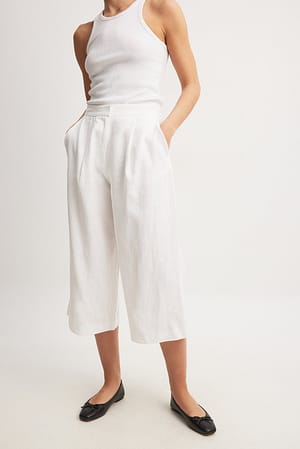 White Pantaloncini ampi culotte a vita alta in lino