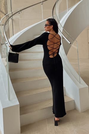 Black Sukienka odsłaniająca plecy ze skrzyżowanym materiałem