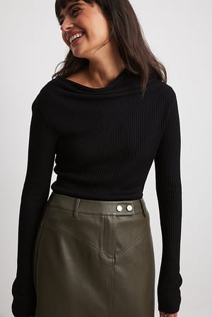 Black Long Sleeve Asymmetric Knitted Top