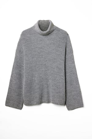 Grey Długi dziergany sweter z wysokim kołnierzem