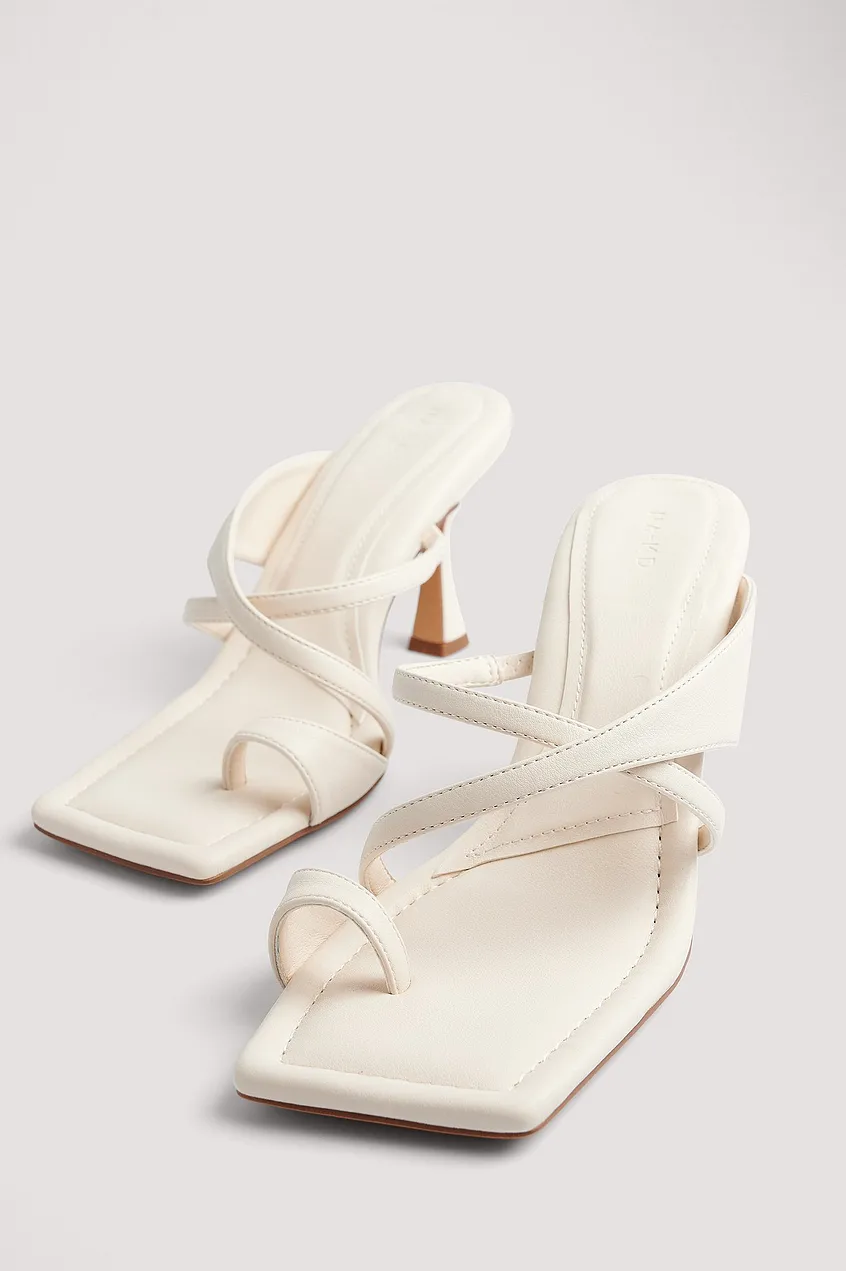 What Colour Shoes With A Green Dress: A Styling Guide | NA-KD
