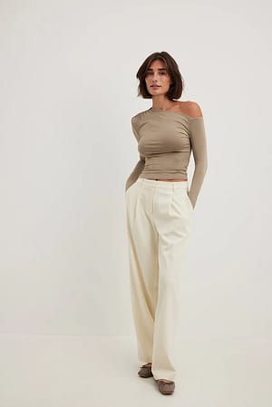 Wondering What Shoes Look Best With Wide Leg Pants? Here's the