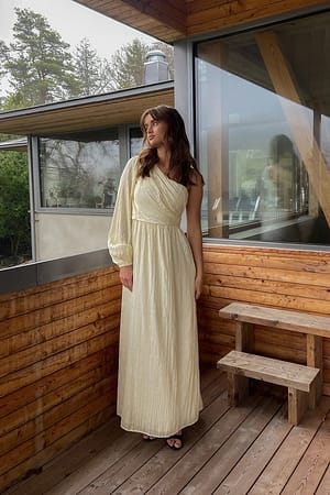 How to Wear Silk Dress  Klänningar, Kläder, Bröllop