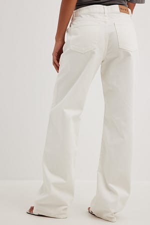 Mid Waist Loose Jeans with Seam Details Offwhite | NA-KD