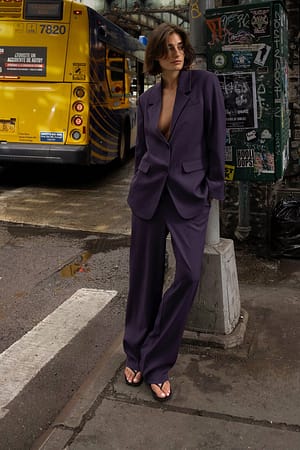 Dark Purple Taillierte Anzughose mit mittelhoher Taille