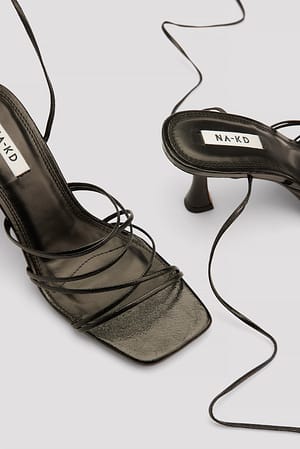 Black Høyhælte sko med tynn stropp