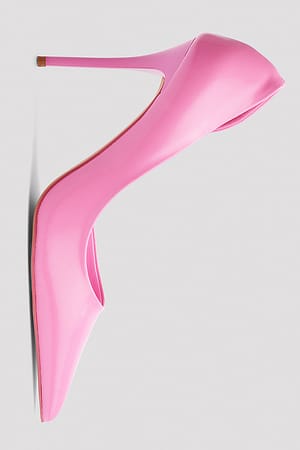 Strong Pink Glossy pumps med åpne partier