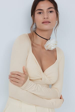 Offwhite Satin Rose Strap Necklace