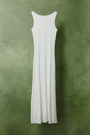White Dzianinowa sukienka maxi ze splotem warkoczowym