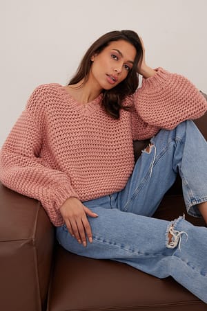 Rosette V-neck Chunky Knitted Sweater