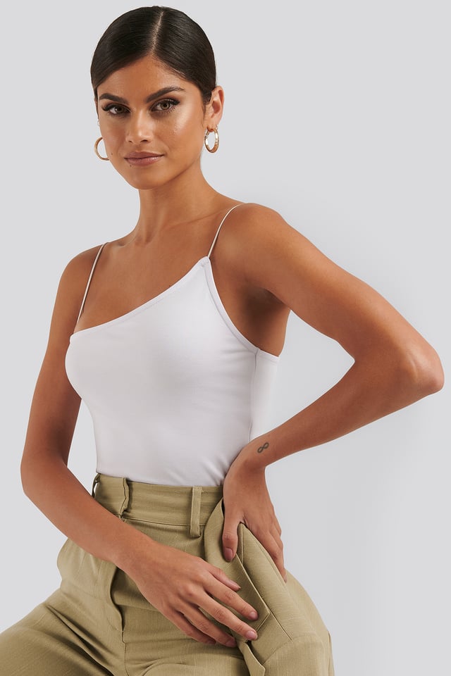 Epäsymmetrinen Toppi White