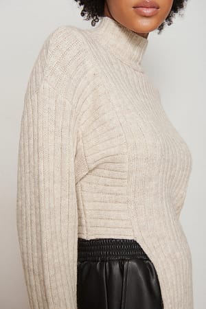 Brown Asymetryczny karbowany sweter z dzianiny