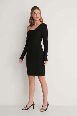 Black Asymmetrisches Kleid Mit Schulterdetail