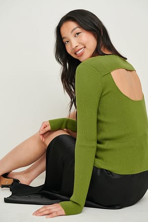 Green Melange Ribbstickad tröja med detalj bak