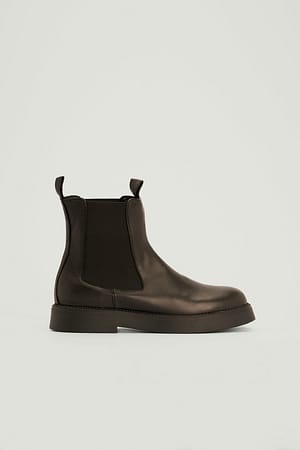 Black Basic Chelsea Leather Boots