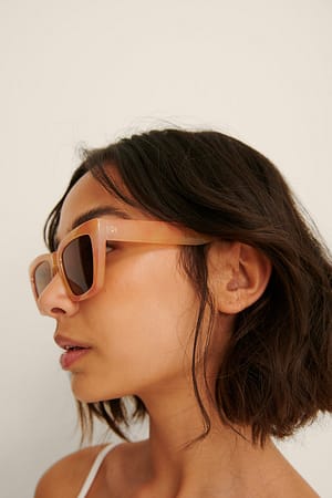 Amber Tortois Basic resirkulerte firkantede solbriller