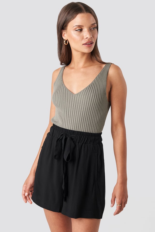 Belted Flowing Shorts Black