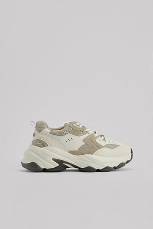 Beige Trainers med bubbelsula