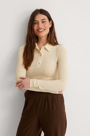 Beige Recyceltes Top mit Knopfdetail