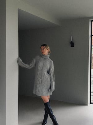Grey Kabelgebreide mini-jurk