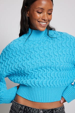 Blue Dziergany krótki sweter