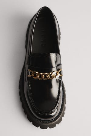 Black Chunky Chain Detailed Loafers