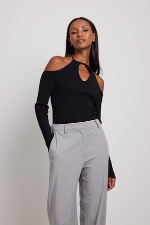 Cut Out Details Fine Knitted Top Black | NA-KD