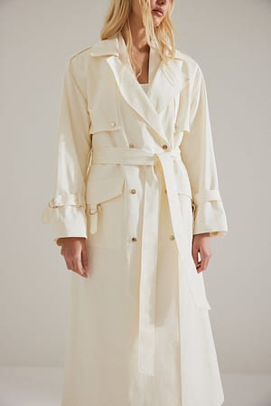 Offwhite Trenchcoat mit D-Ring-Detail
