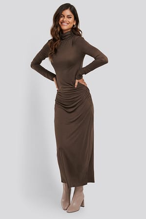 Brown Drapiertes Kleid Mit Poloausschnitt