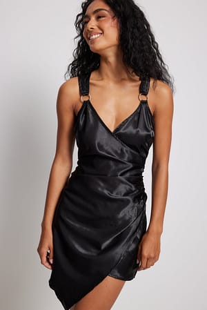 Black Gedrapeerde jurk met strassdetails
