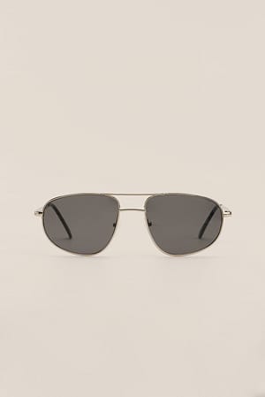 Silver/Black Dråpeformede solbriller med metallramme