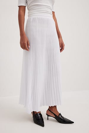 Fine Knitted Ribbed Flowy Skirt White | NA-KD