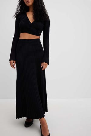 Black Fine Knitted Ribbed Flowy Skirt