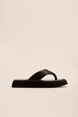 Black Flatform Toe Strap Leather Slippers