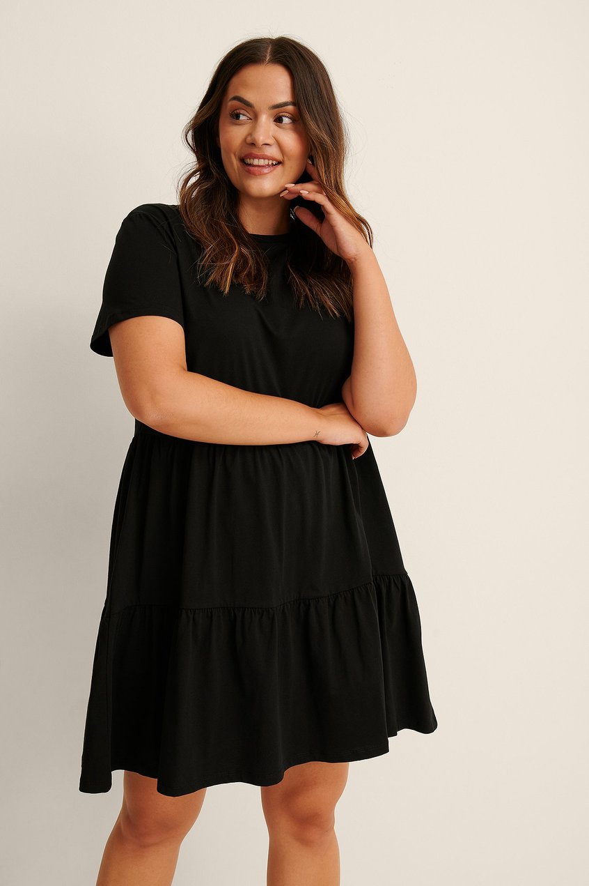 Grande taille La petite robe noir | Robe à volants biologique - WA48599