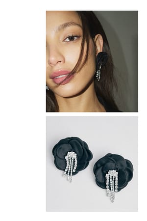 Black Flower Strass Detail Earrings