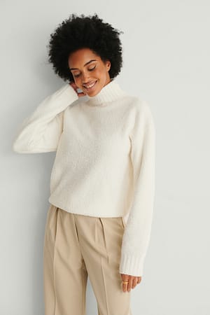 Fluffy High Neck Knitted Sweater White | NA-KD