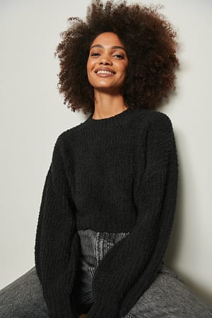 Black Strikket dunet sweater med rund hals
